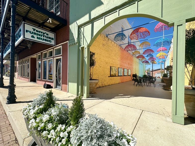 More Photos Of 105 N Main St, Atmore Office For Sale