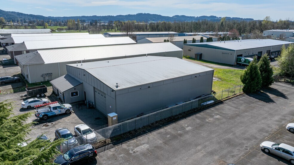 More Photos Of 174 Wallis St, Eugene Warehouse For Lease