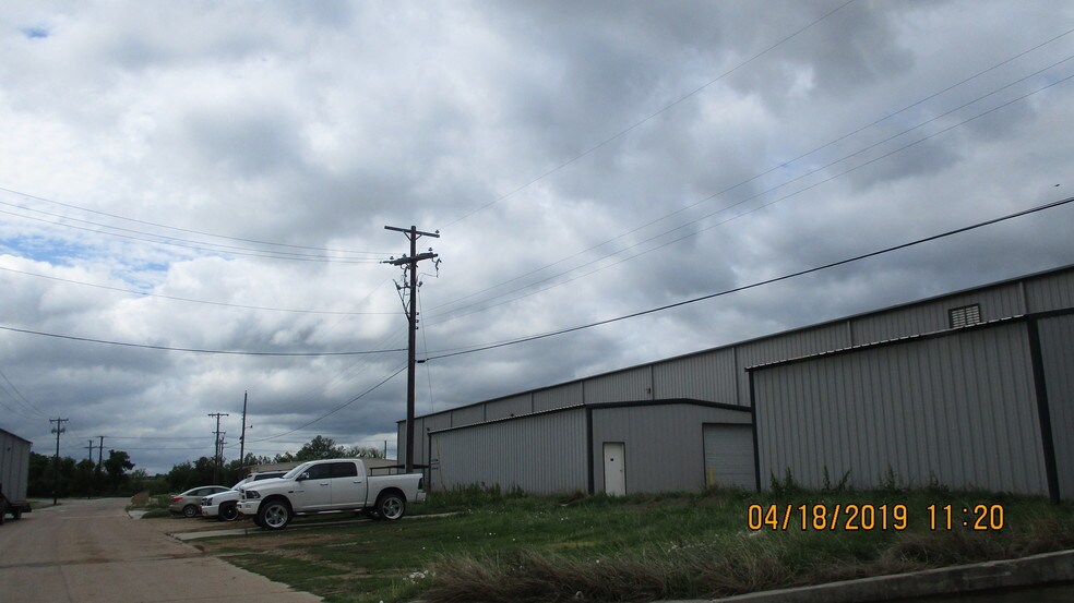 More Photos Of 1513 Drisco Dr, Brownwood Unknown For Lease