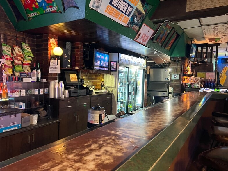 More Photos Of 219 Wisconsin St, Oshkosh Bar For Sale