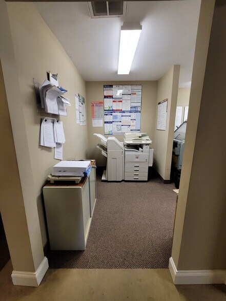 More Photos Of 626 N Grant St, Waynesboro Bank For Lease