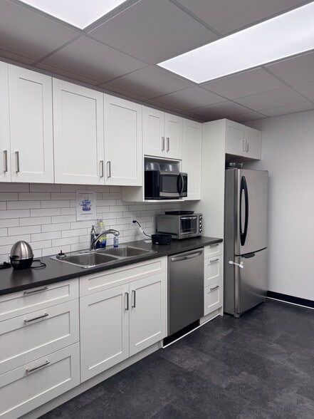 More Photos Of 4416 64th Ave SE, Calgary Service For Sale