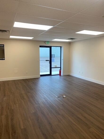 More Photos Of 332 Mountain View Dr, Johnstown Warehouse For Lease