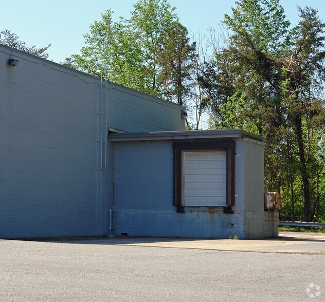 More Photos Of 527-573 US 70 Hwy SW, Hickory Storefront For Lease