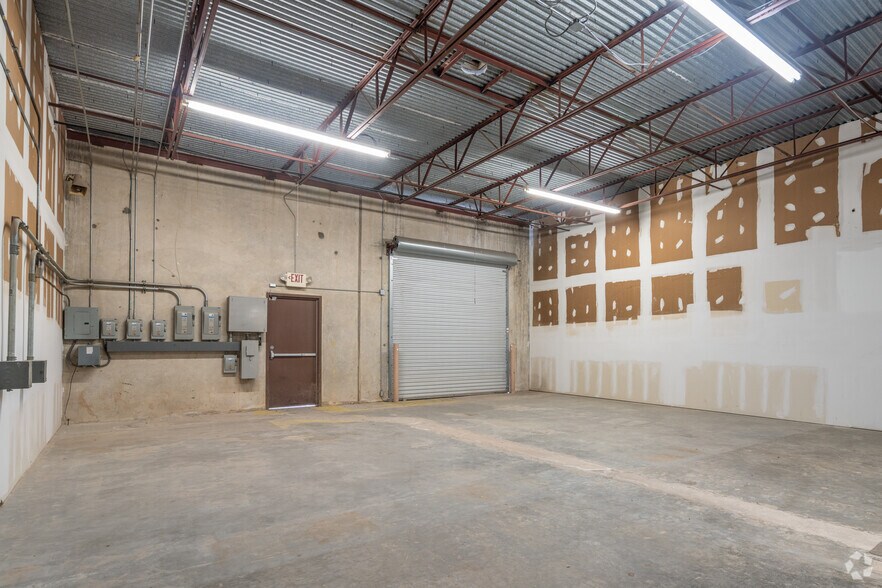 More Photos Of 15603 W Hardy Rd, Houston Unknown For Lease