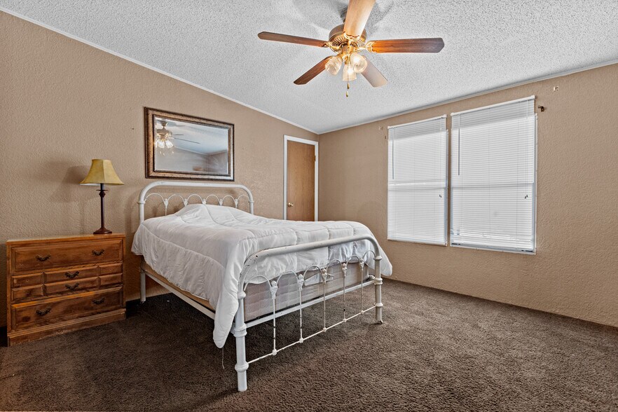 More Photos Of 20500 N 2810 Rd, Kingfisher Lodge Meeting Hall For Sale