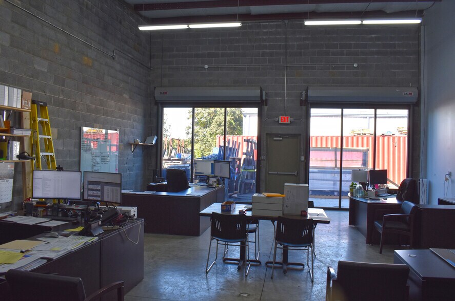 More Photos Of 2849 Logan St, Nashville Light Manufacturing For Lease