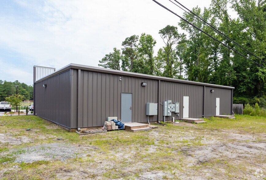 More Photos Of 8840 Market St, Wilmington Freestanding For Lease