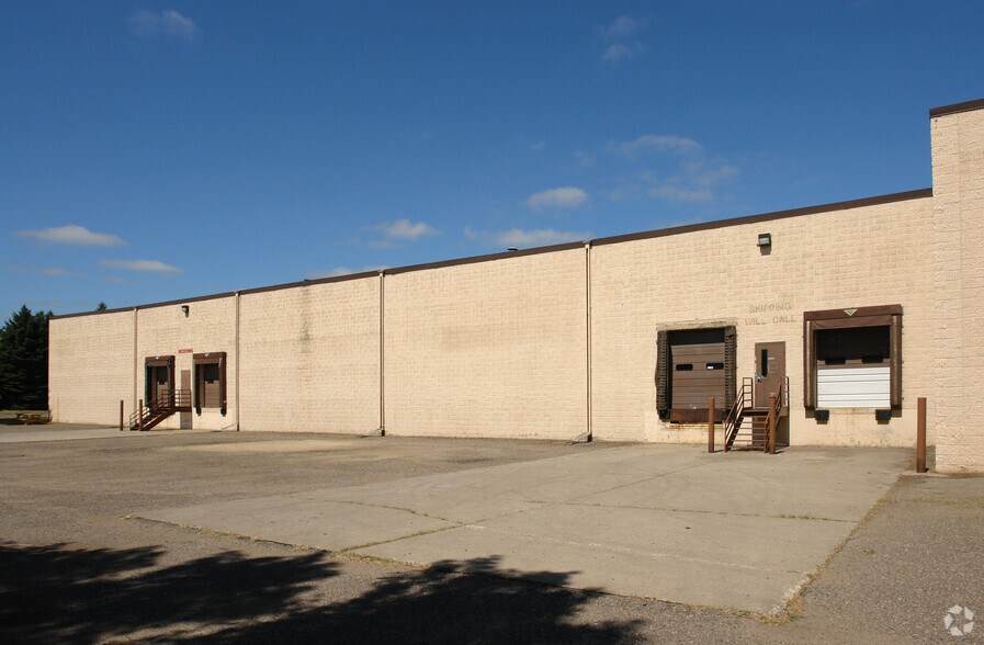 More Photos Of 2790 N Ranchview Ln, Plymouth Warehouse For Sale