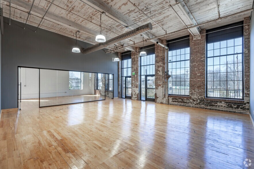 More Photos Of 500 S Main St, Mooresville Unknown For Lease