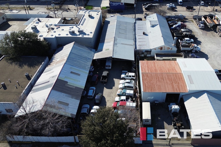 More Photos Of 4726-4730 Memphis St, Dallas Showroom For Sale