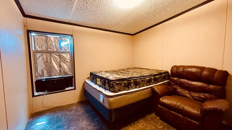 More Photos Of 5550, Odessa Warehouse For Sale
