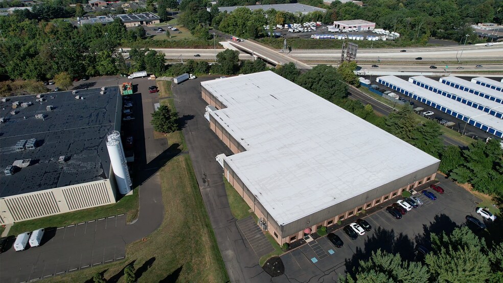 More Photos Of 102 Wharton Rd, Bristol Warehouse For Lease