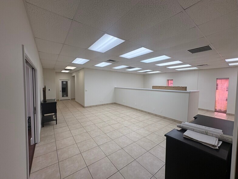 More Photos Of 10450 Cossey Rd, Houston Industrial For Sale