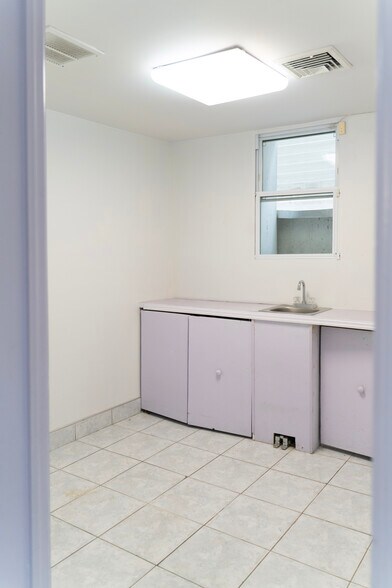 More Photos Of Northern Blvd, East Elmhurst Office Residential For Lease