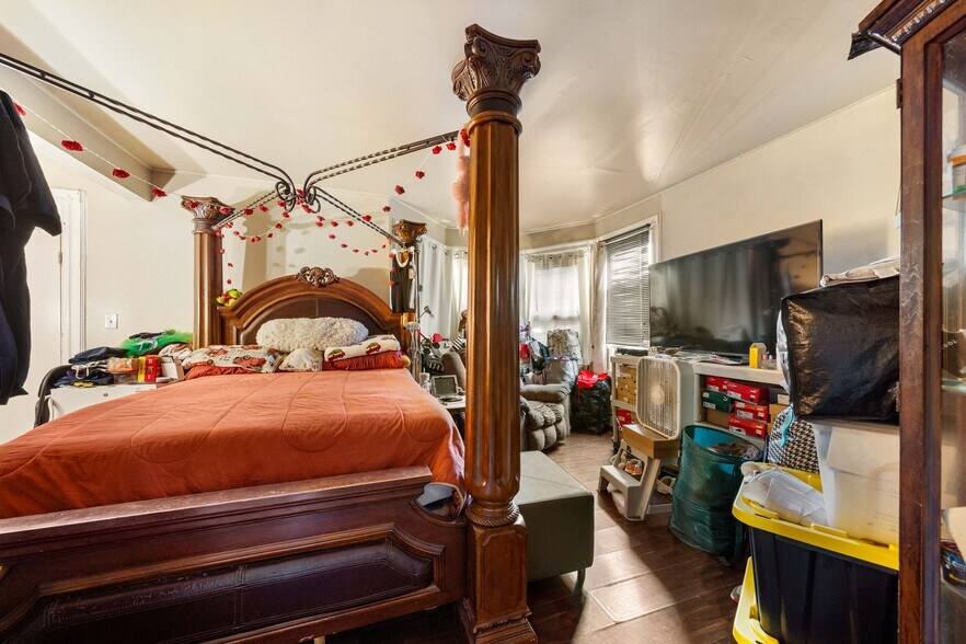 More Photos Of 146 Sherman Ave, Newark General Retail For Sale