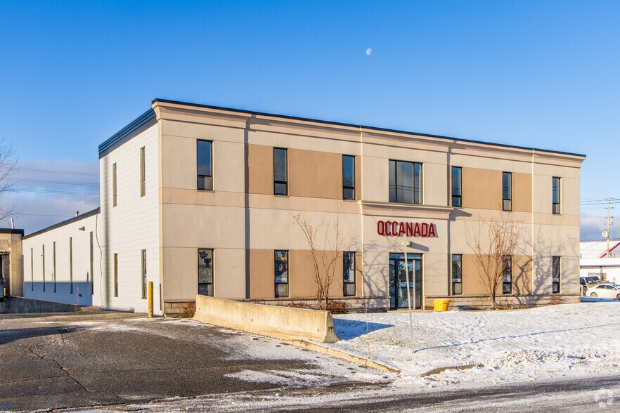 Primary Photo Of 8 Caesar Ave, Ottawa Warehouse For Lease