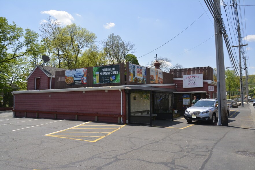Primary Photo Of 991-1009 Goffle Rd, Hawthorne Restaurant For Sale