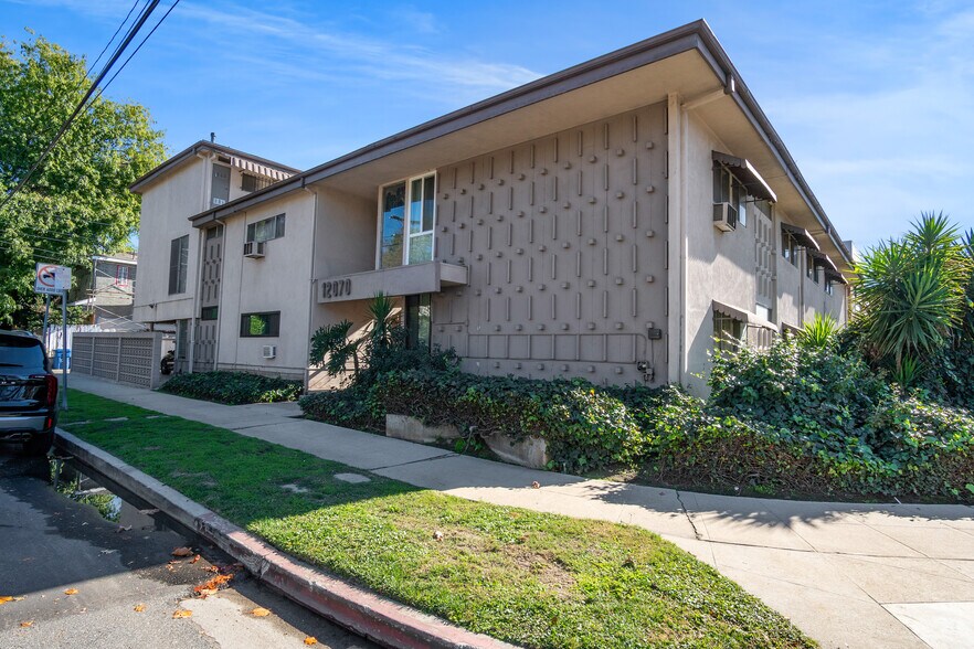 More Photos Of 12070 Woodbridge St, Studio City Apartments For Sale