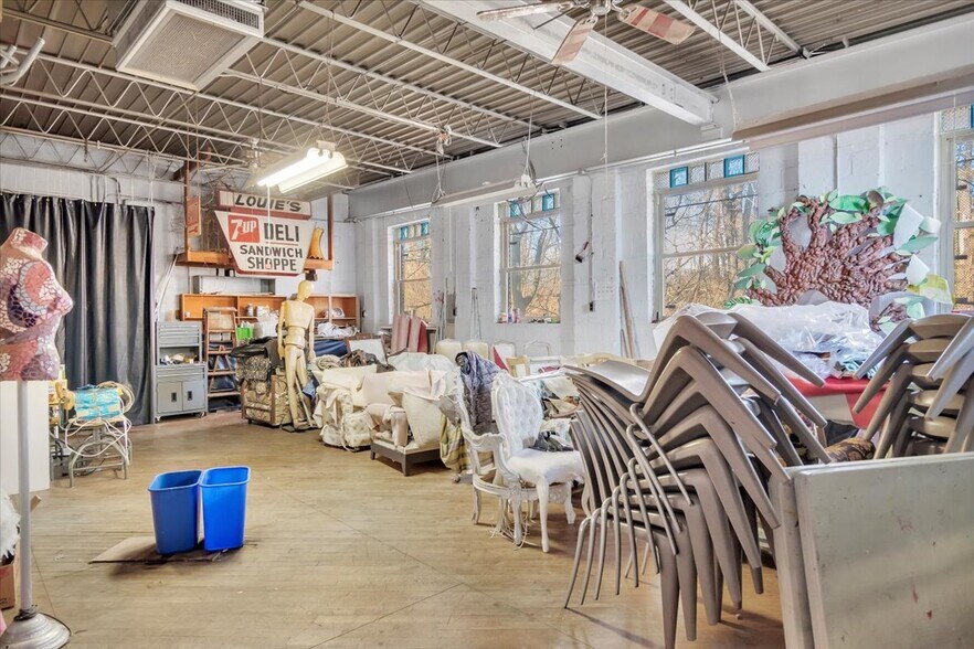 More Photos Of 2531 E Lehigh Ave, Philadelphia Storefront Retail Office For Sale