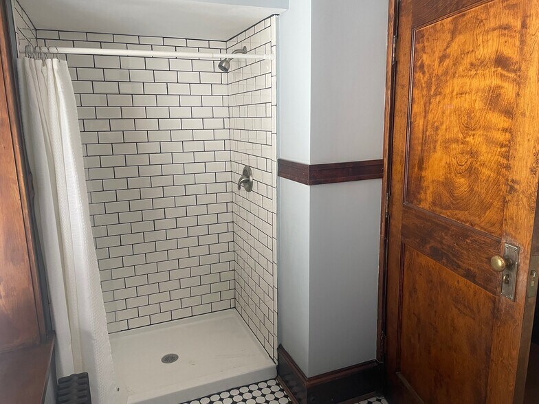 More Photos Of 628 Columbus St, Ottawa Loft Creative Space For Sale