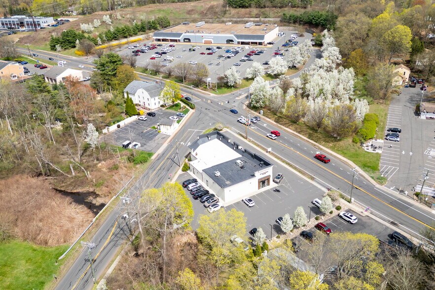 More Photos Of 474 N Main St, Southington Storefront For Lease