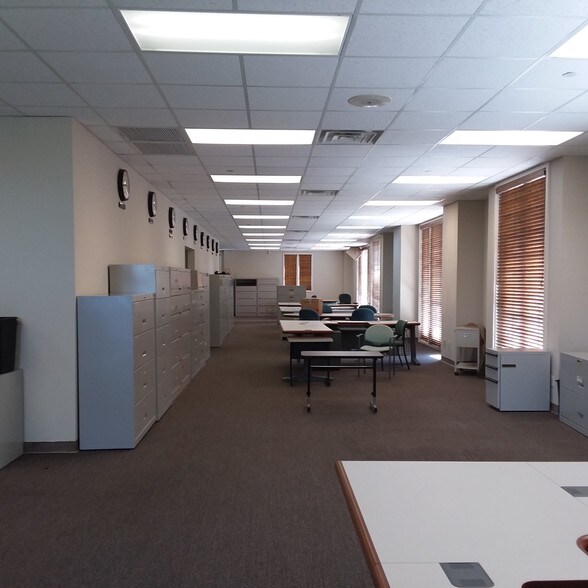 More Photos Of 4444 Park Blvd, Montgomery Office For Sale