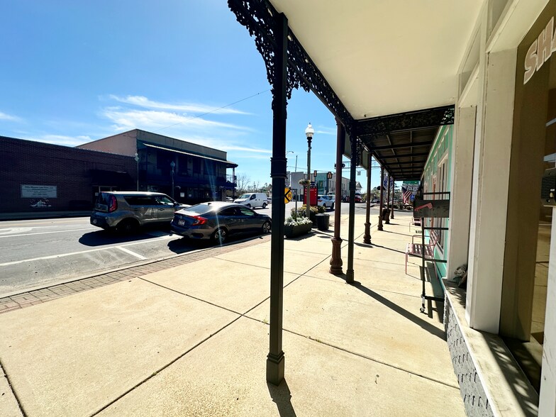More Photos Of 105 N Main St, Atmore Office For Sale