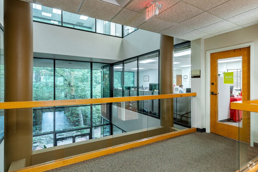 More Photos Of 9755 Dogwood Rd, Roswell Office For Lease