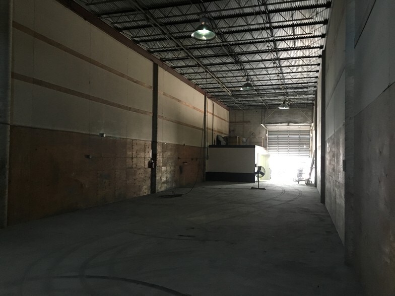 More Photos Of 3580 NW 49th St, Miami Warehouse For Lease