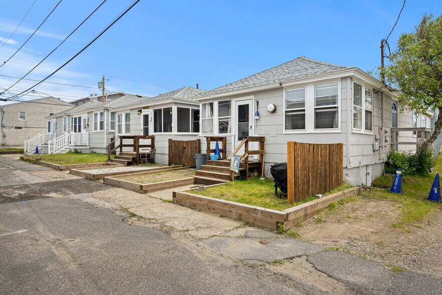 More Photos Of 14 Vermont St, Salisbury Multifamily For Sale
