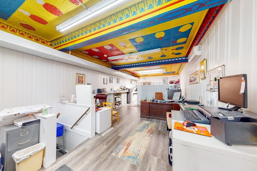 More Photos Of 649 Main St, Waltham Storefront For Sale