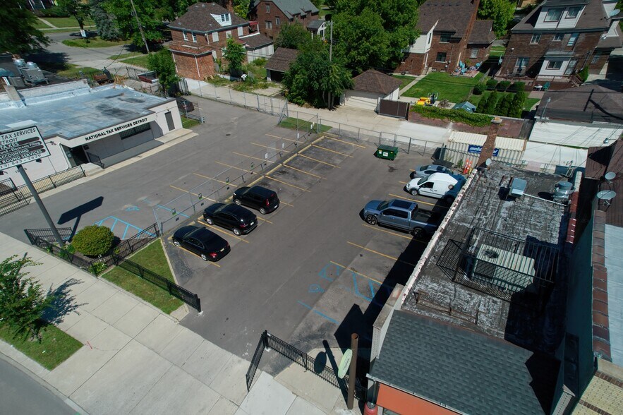 More Photos Of 19614 Grand River Ave, Detroit Storefront For Sale