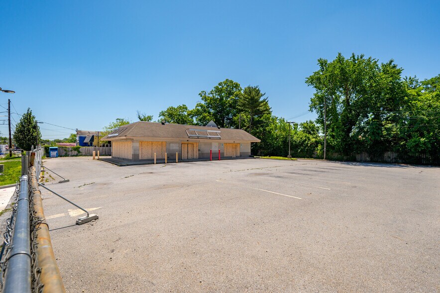 More Photos Of 4857 Marlboro Pike, Capitol Heights Convenience Store For Sale
