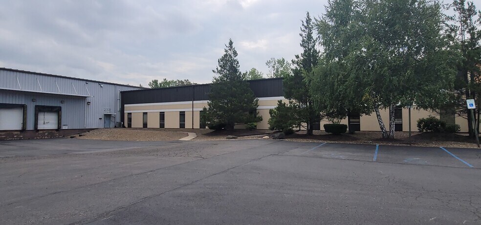 More Photos Of 300 Laird St, Wilkes Barre Warehouse For Lease