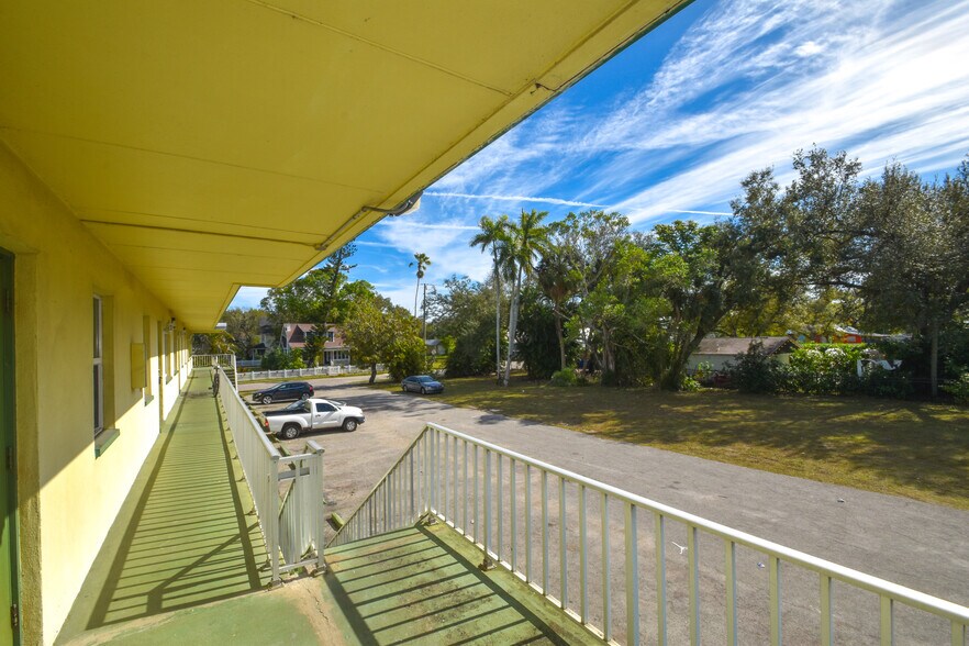 More Photos Of 1761 Fowler St, Fort Myers Apartments For Sale