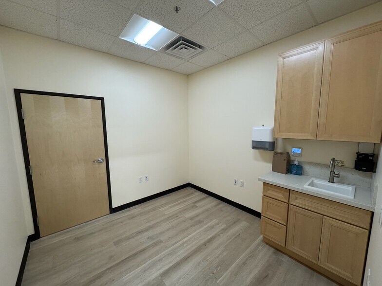 More Photos Of 3900 Geer Rd, Turlock Medical For Sale