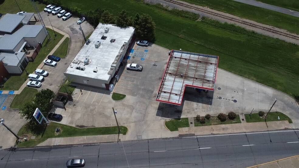 Primary Photo Of 8235 Scenic Hwy, Baton Rouge Convenience Store For Lease