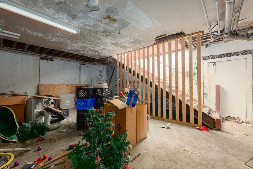 More Photos Of 7 New Main St, Haverstraw Storefront Retail Residential For Lease