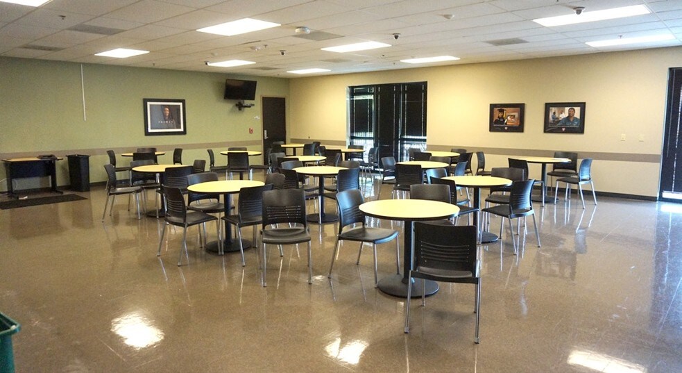More Photos Of 2810 S US Highway 1, Fort Pierce General Retail For Sale