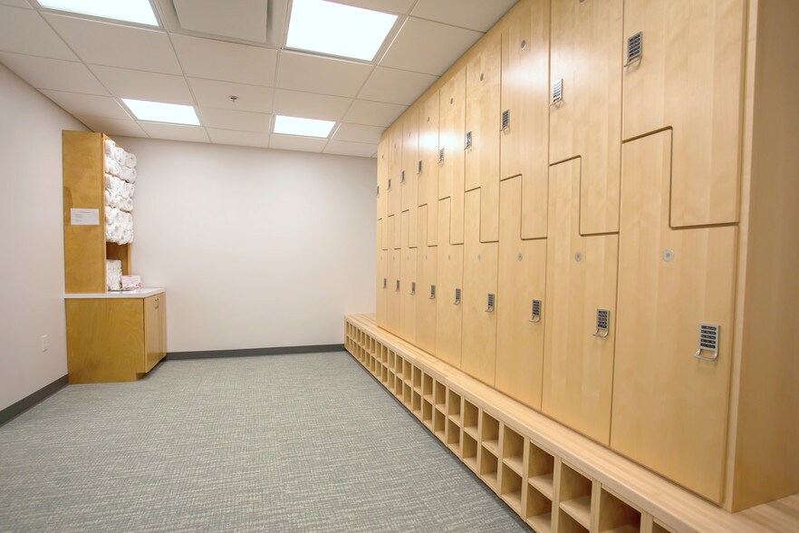 More Photos Of 303 W Wall St, Midland Office For Lease