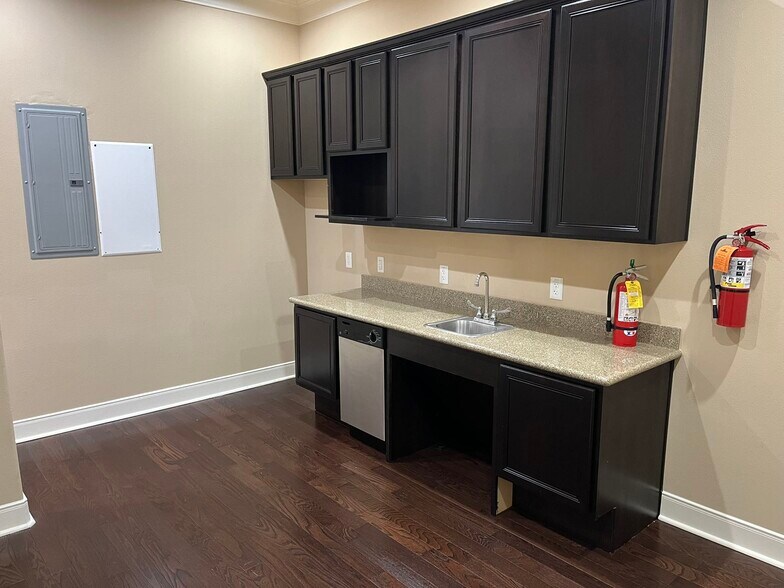 More Photos Of 4501 Cartwright Rd, Missouri City Unknown For Lease