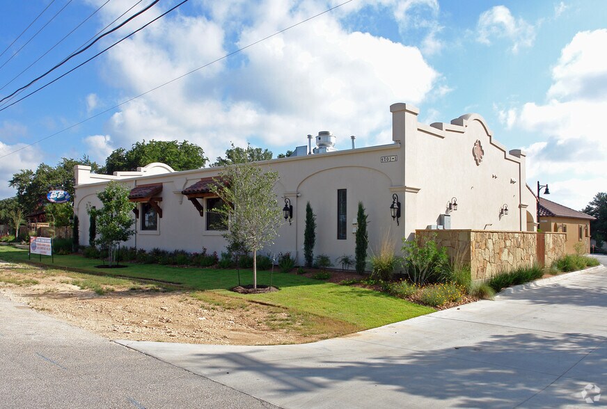 More Photos Of 4701 Williams Dr, Georgetown Restaurant For Sale