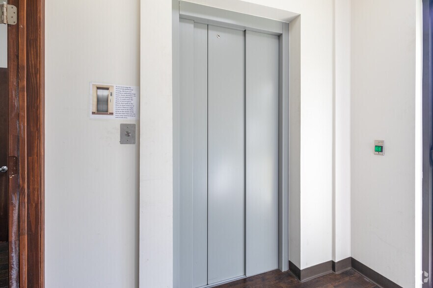 More Photos Of 14025 West Rd, Houston Office For Sale