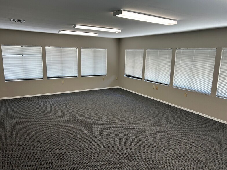 More Photos Of 2304 W Cleveland St, Tampa Office For Lease