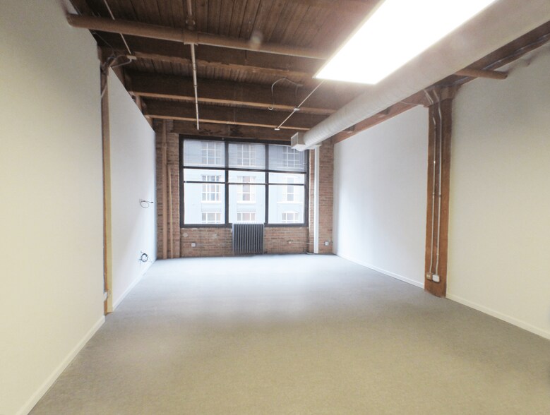 More Photos Of 566 W Adams St, Chicago Loft Creative Space For Lease