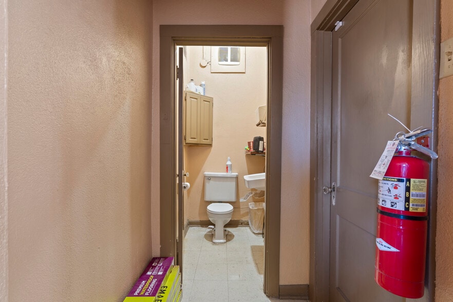 More Photos Of 120 E Broadway St, West Memphis Flex For Sale