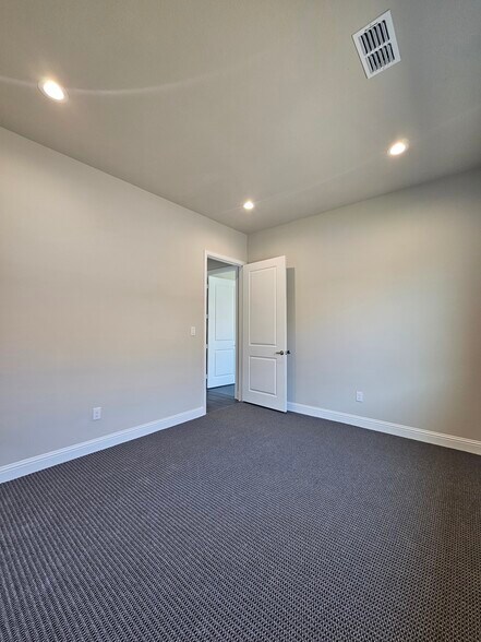 More Photos Of 2601 Little Elm Pky, Little Elm Office For Sale