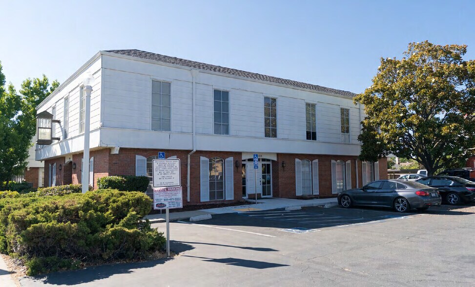 Primary Photo Of 3135 Clayton Rd, Concord Office For Lease