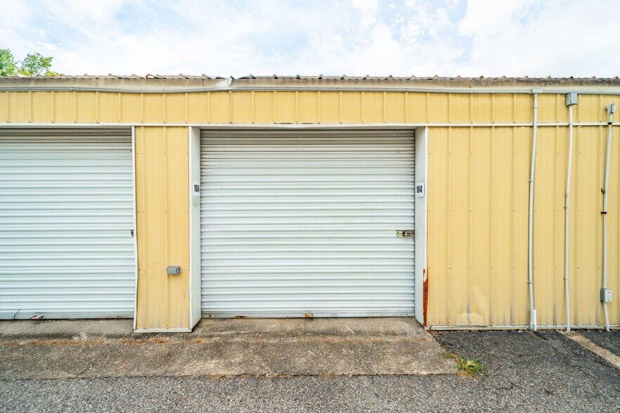 More Photos Of 1719 Signal Point Rd, Charleston Self Storage For Sale